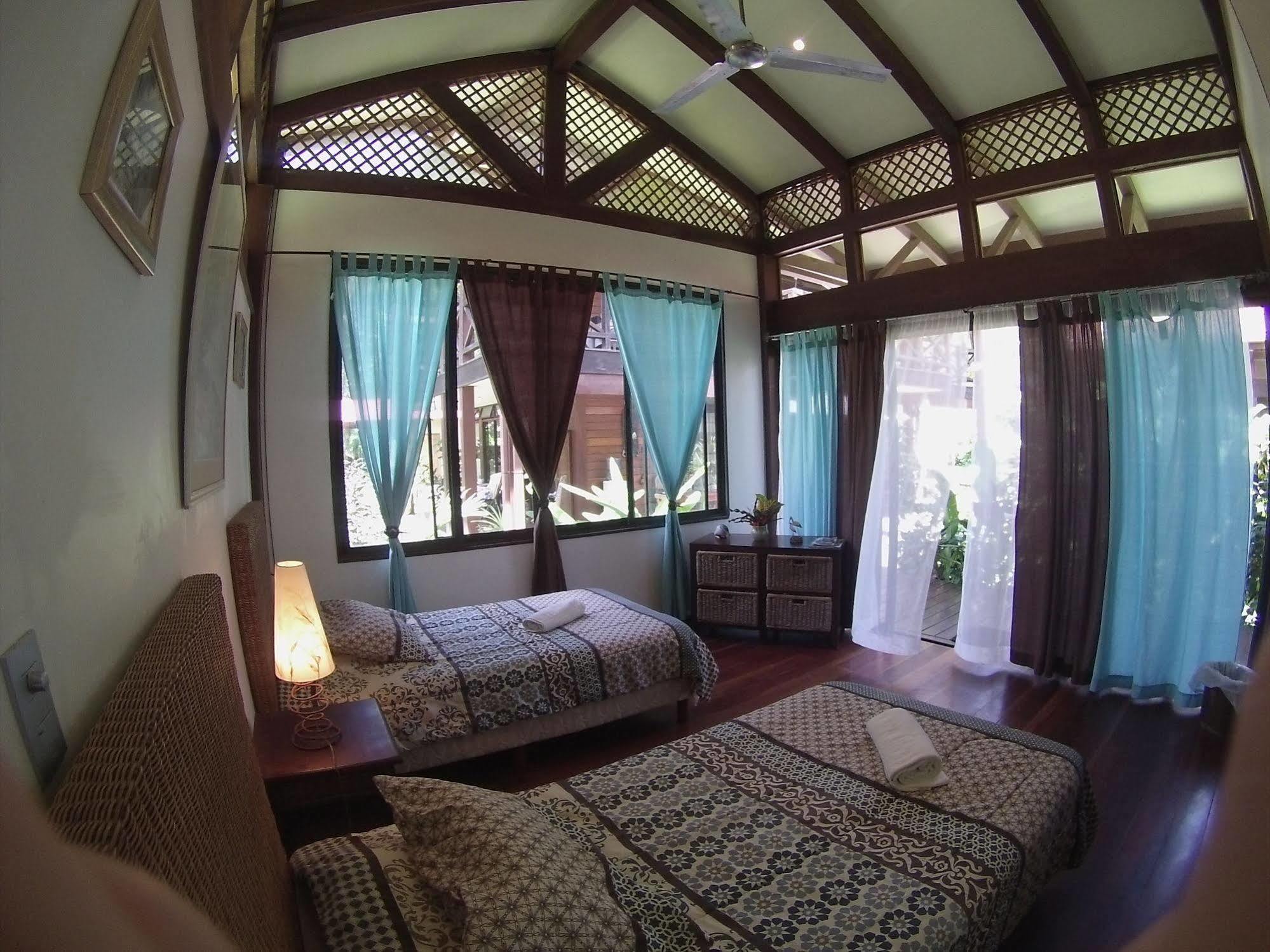 Kenaki Lodge Puerto Viejo de Talamanca Buitenkant foto