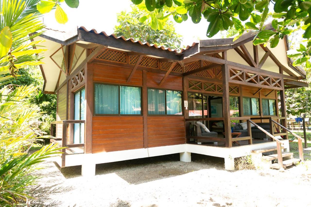 Kenaki Lodge Puerto Viejo de Talamanca Buitenkant foto